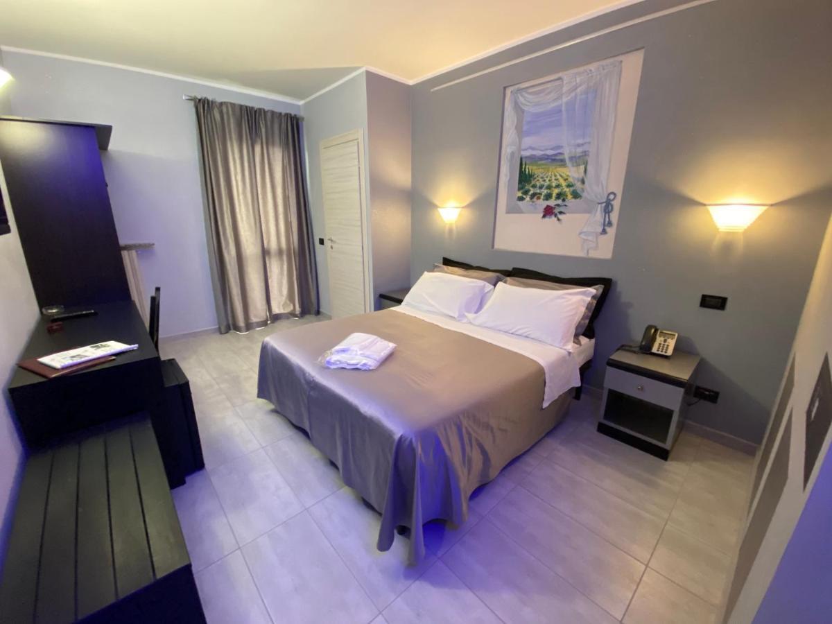 J Hotel Orbassano Eksteriør billede