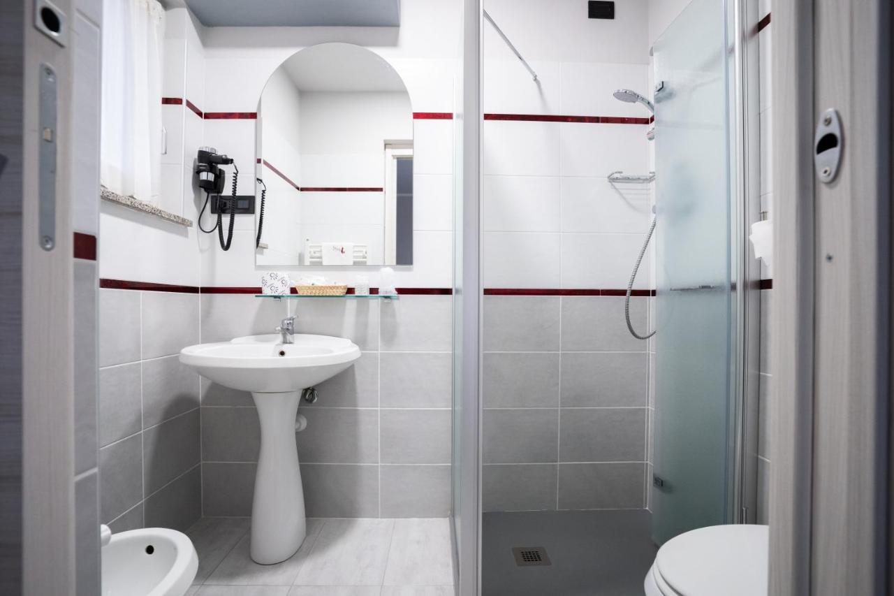 J Hotel Orbassano Eksteriør billede