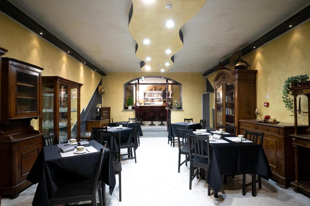 J Hotel Orbassano Eksteriør billede