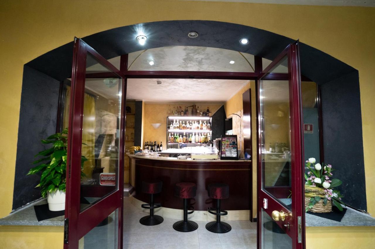 J Hotel Orbassano Eksteriør billede