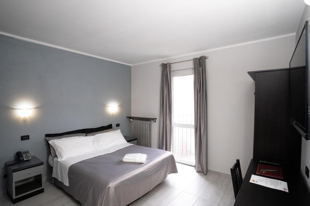 J Hotel Orbassano Eksteriør billede